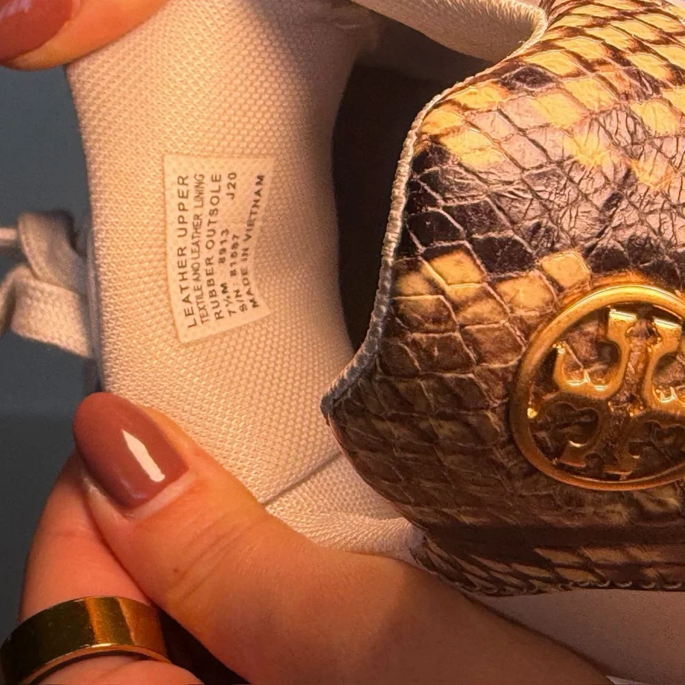 Tory Burch Sneakers Womens 7.5 White Howell Snakeskin Leather Low Top Logo 81887